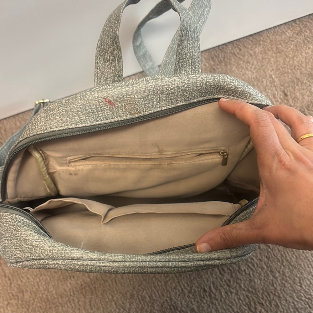 Stylish Gray Backpack - image 2